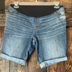 Maternity shorts, Liz Lange